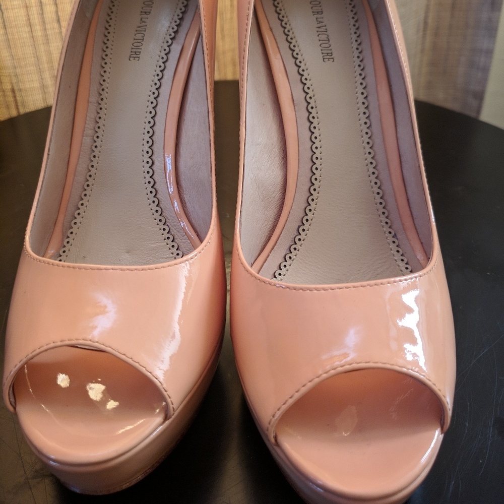 Never Worn! Pour La Victoire Peep Toe Pumps, 7.5